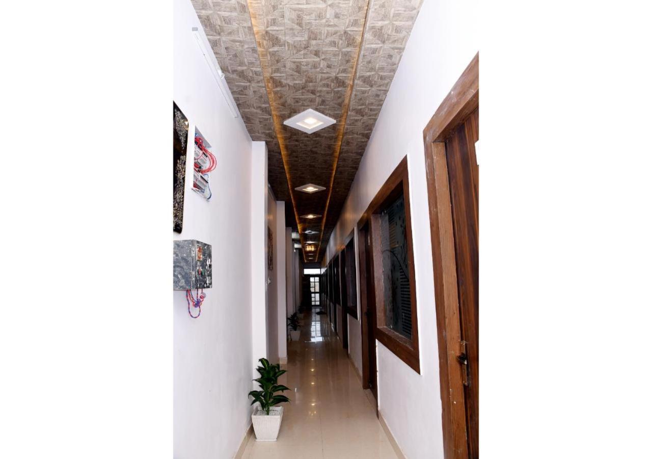 Tirupati Balaji Inn Bageshwar Dham Basari Exterior photo
