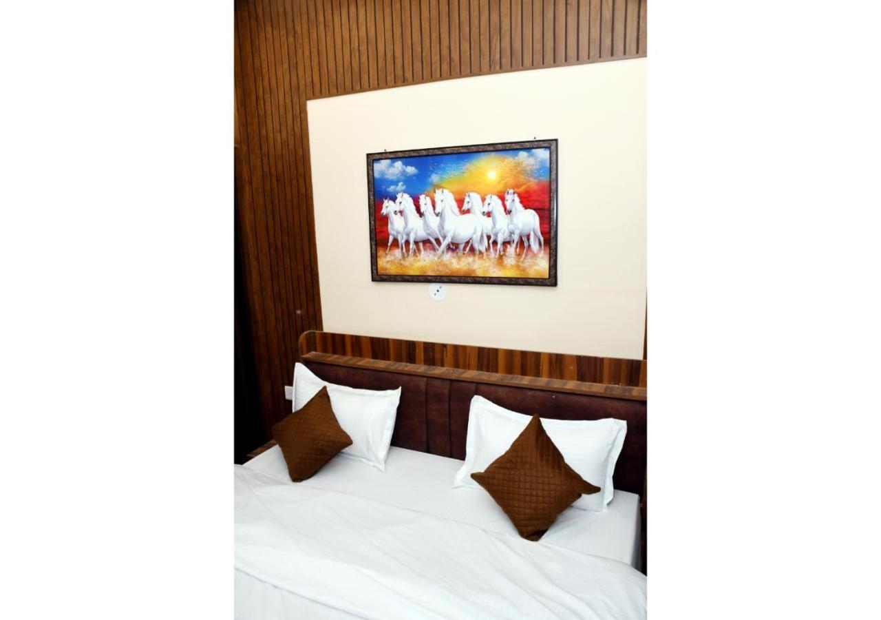 Tirupati Balaji Inn Bageshwar Dham Basari Exterior photo