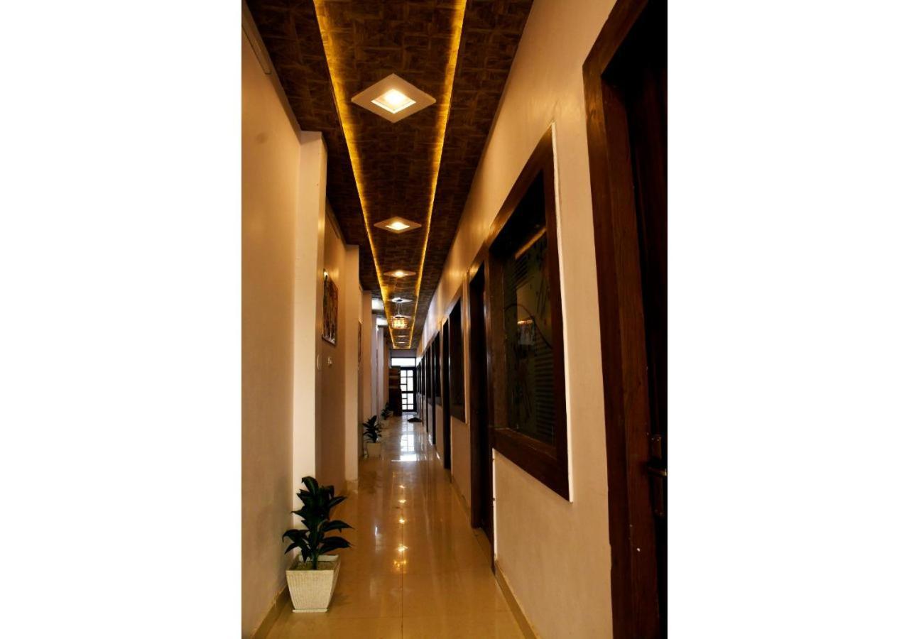 Tirupati Balaji Inn Bageshwar Dham Basari Exterior photo